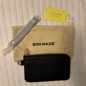 Bon Maxie phone wallet pouch in pebbled leather w/RFID card slots